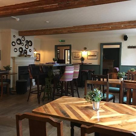 White Hart Inn Wells Bagian luar foto