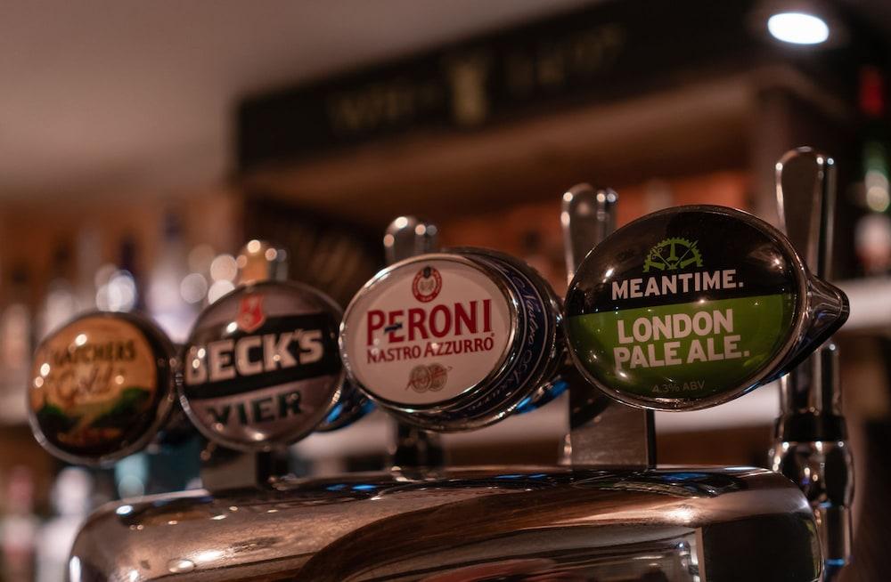 White Hart Inn Wells Bagian luar foto