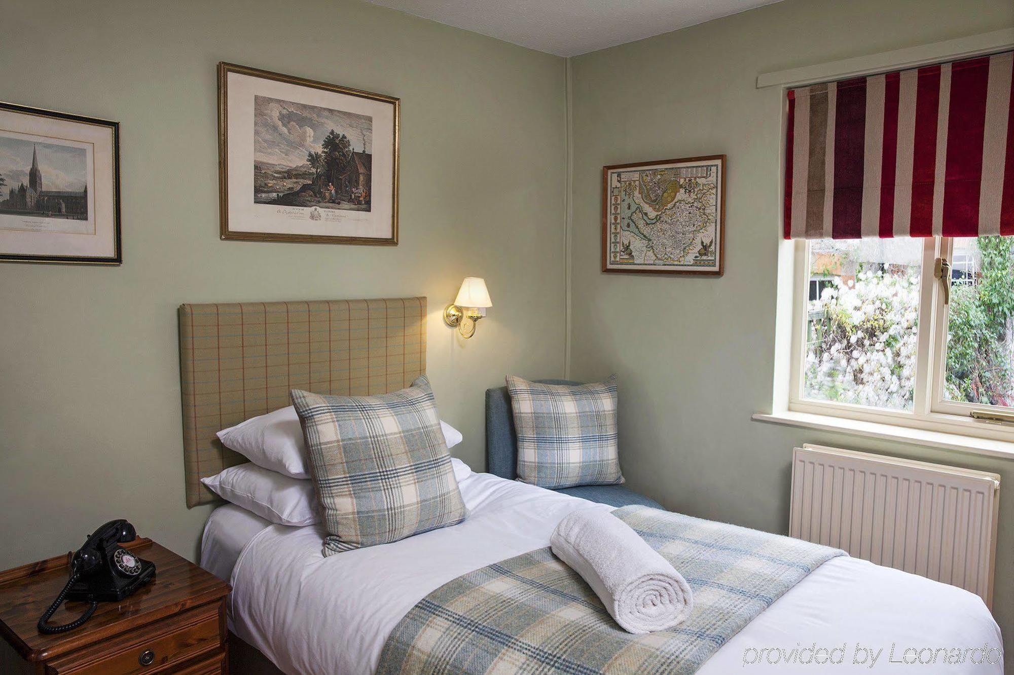 White Hart Inn Wells Bagian luar foto