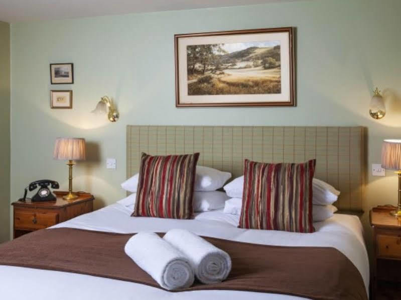 White Hart Inn Wells Bagian luar foto