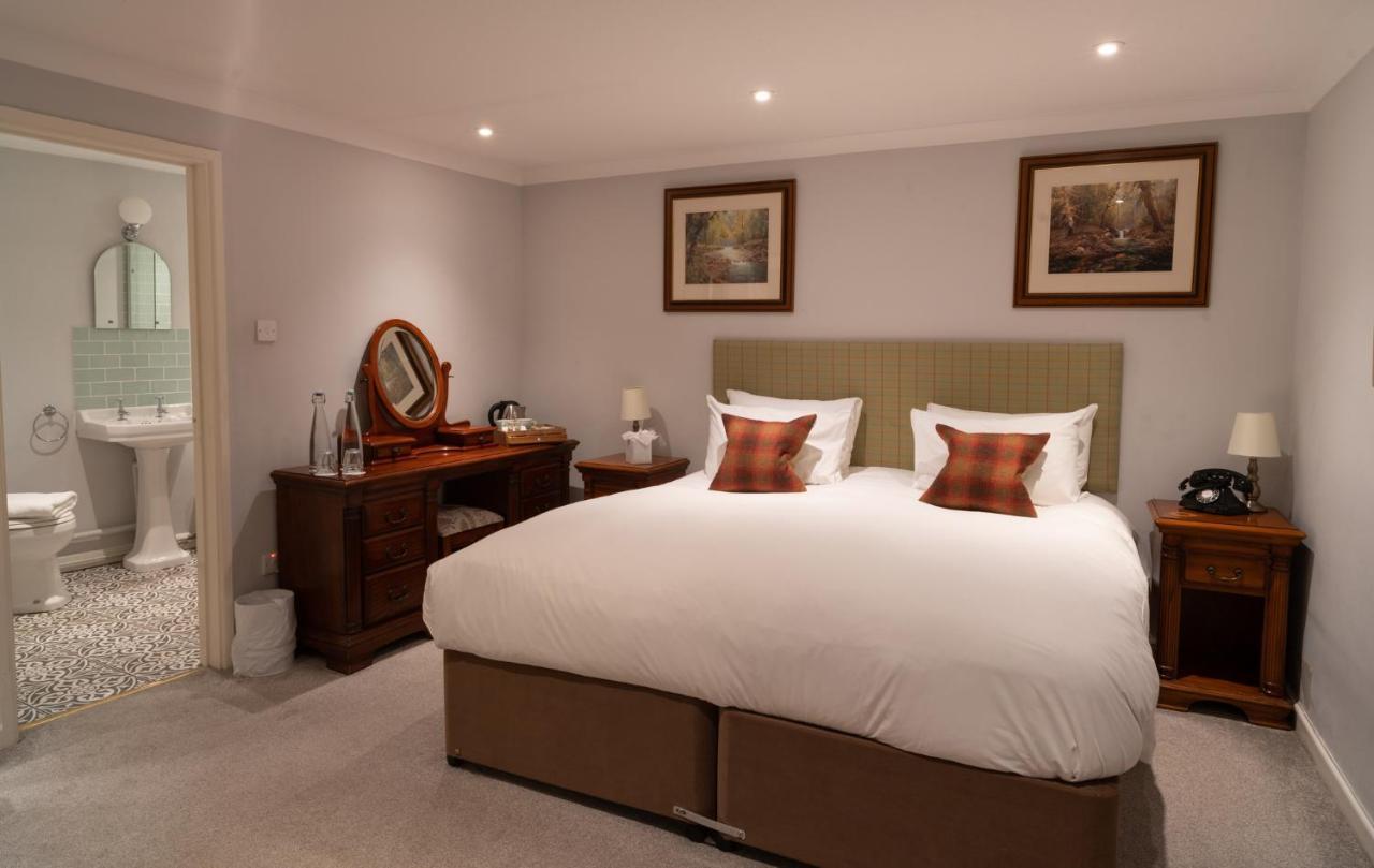 White Hart Inn Wells Bagian luar foto
